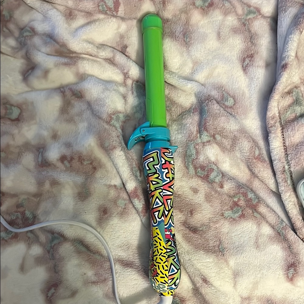 Automatic hair curler